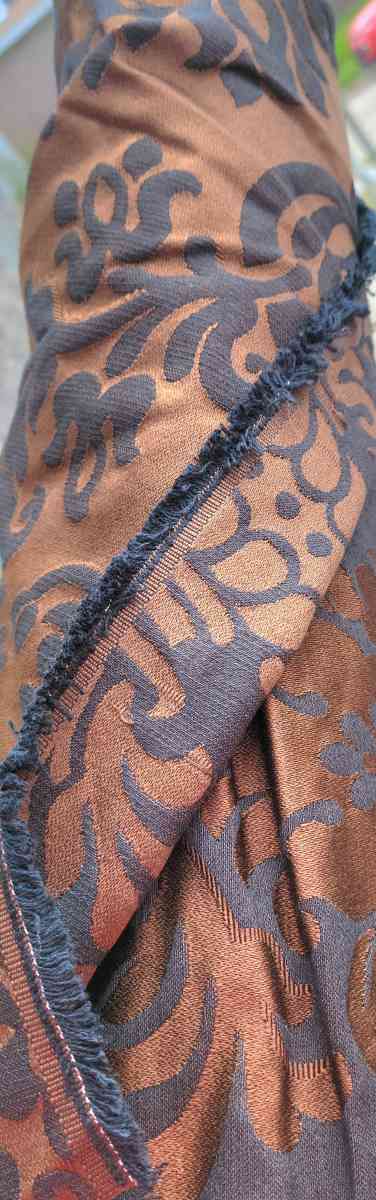 Upholstery Bolt of Gold n Navy Iridescent 7Ydsx5Ft Reversibl - Kenner, Louisiana - FleaMarketBay