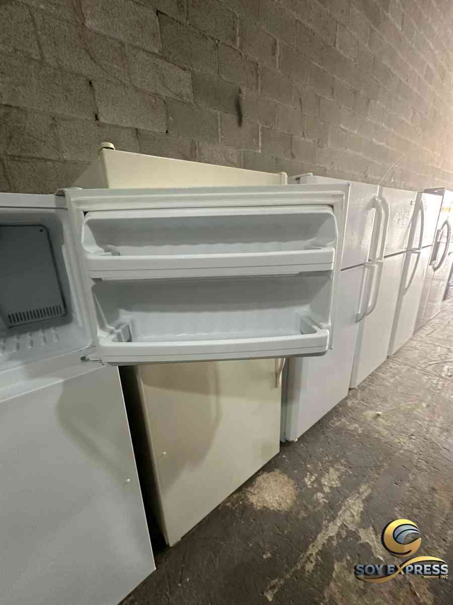 GE refrigerator top and bottom - Miami, Florida - FleaMarketBay