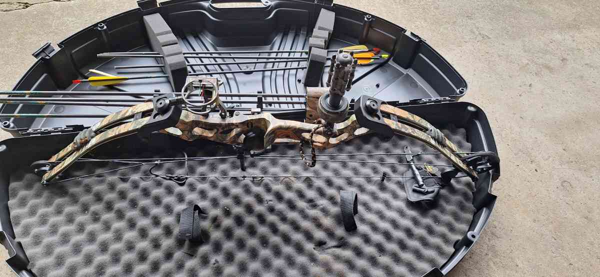 Hoyt Fefthand bow - Allamuchy, New Jersey - FleaMarketBay