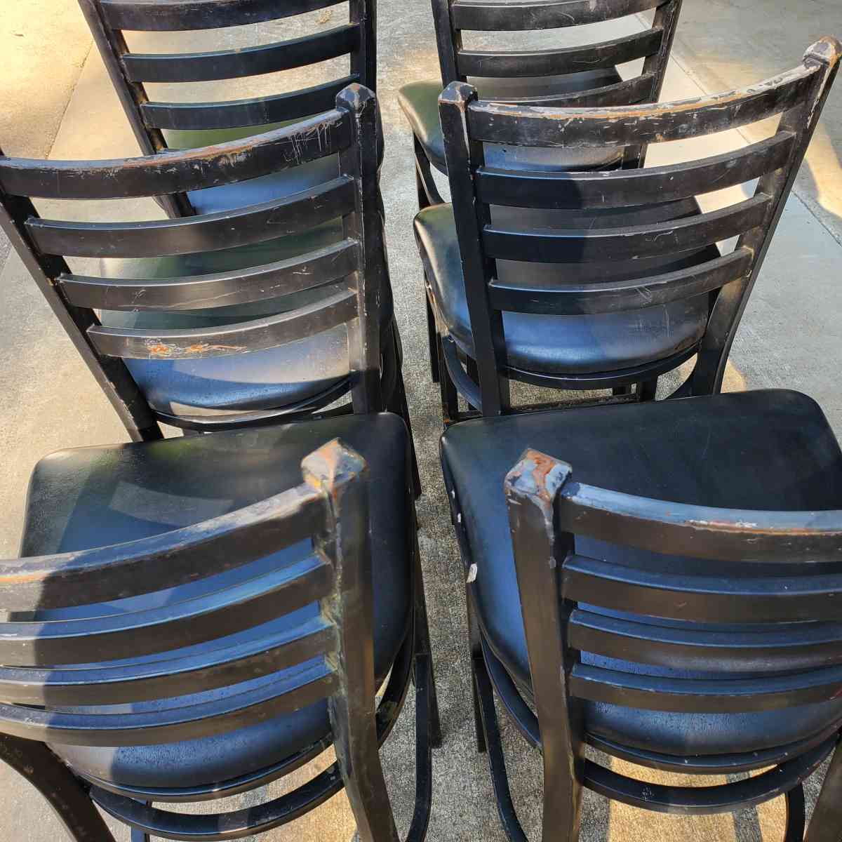 Metal Chairs  Bar Height W Cushioned Seats  RRR Furniture - Rock Island, Tennessee - FleaMarketBay