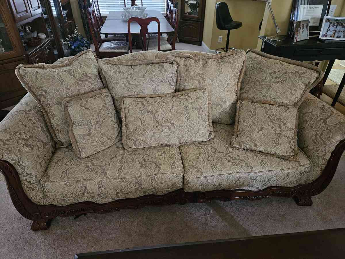 Couch and Love Seat - Antioch, Tennessee - FleaMarketBay