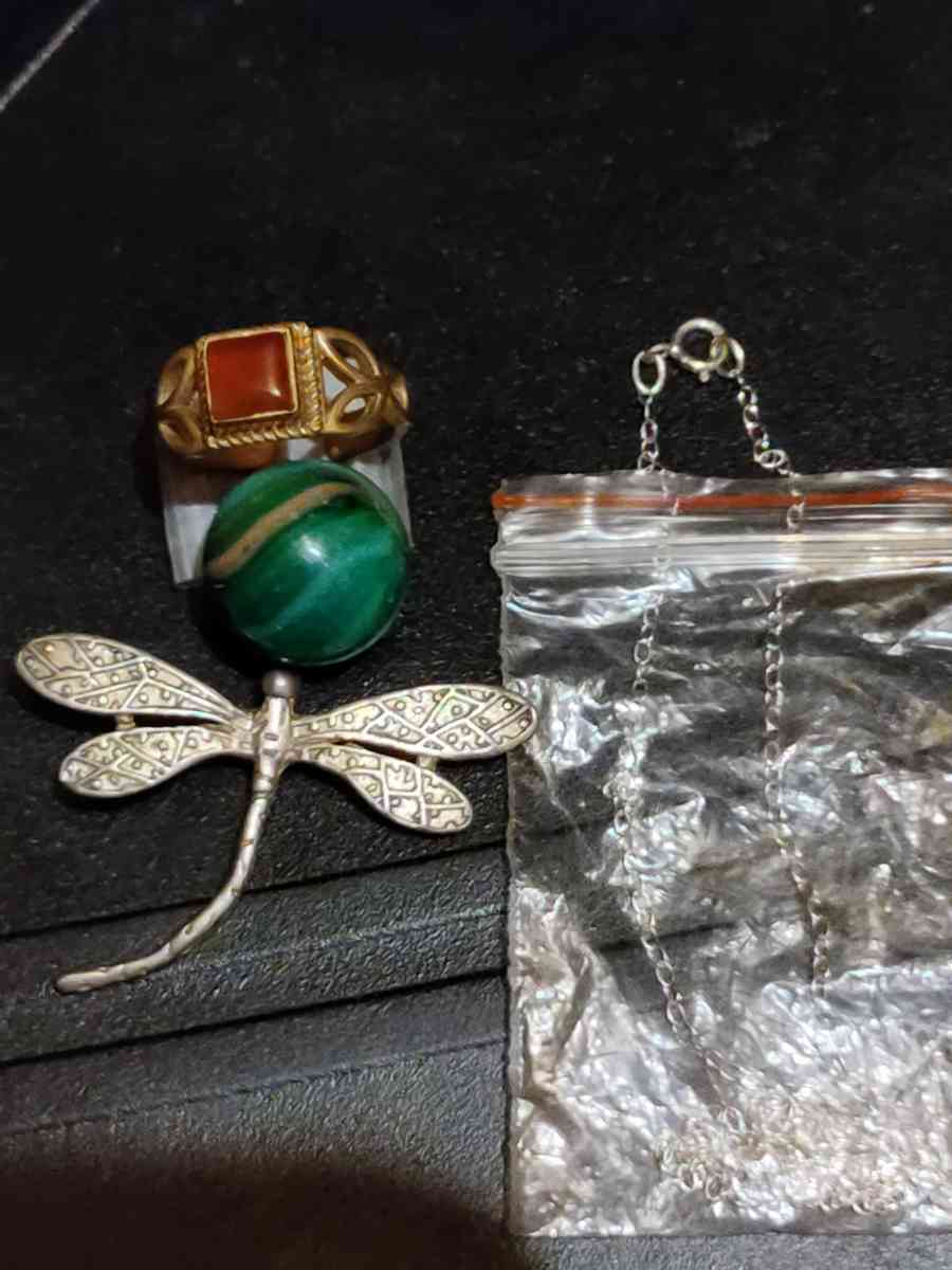 ring a chain  charm old marble - Evansville, Indiana