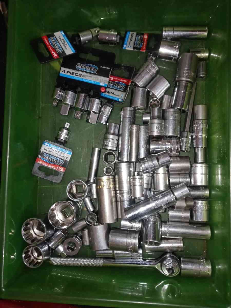 mechanic tools and AC equipment - Henderson, Nevada - FleaMarketBay