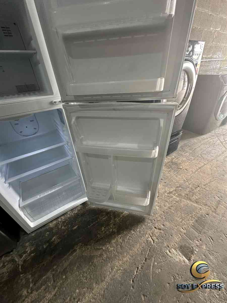 Haier refrigerator top and bottom - Miami, Florida - FleaMarketBay