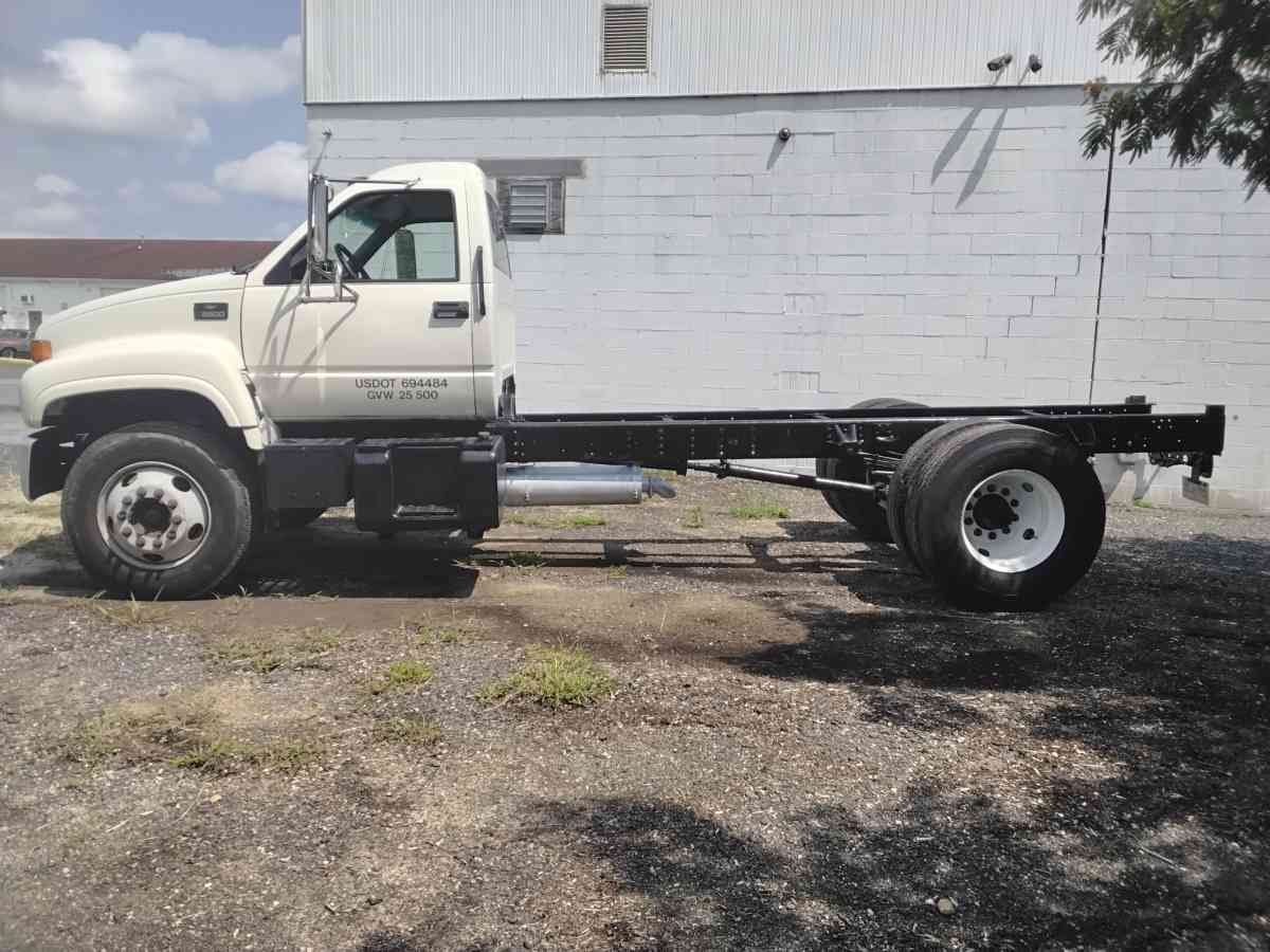 1998 Chevy C650 Cab Chassis 3116 Caterpillar Motor 5 SPEED - Williamstown, New Jersey - FleaMarketBay