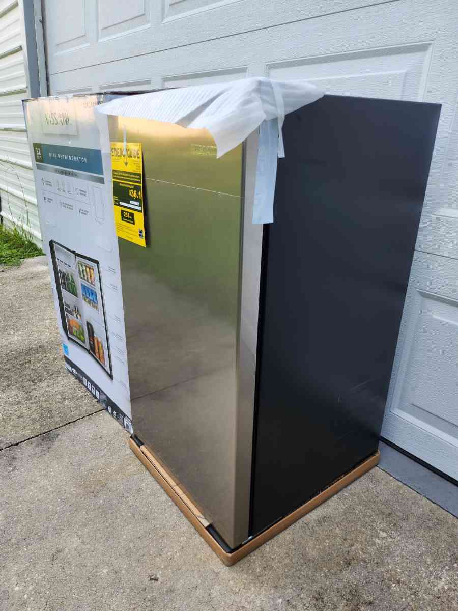 Vissani Mini Fridge - Homosassa, Florida - FleaMarketBay