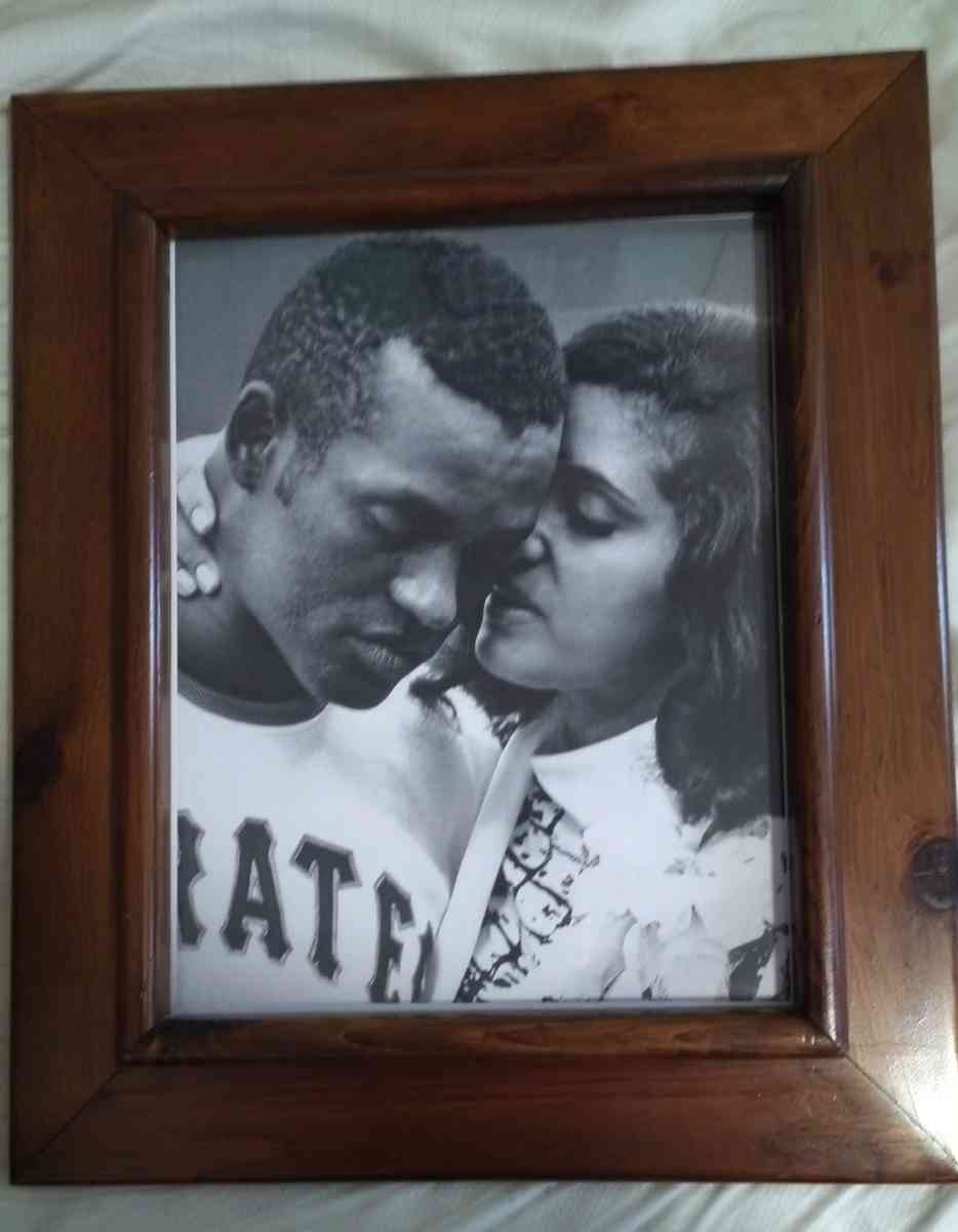 Roberto Clemente framed photograph - Pittsburgh, Pennsylvania