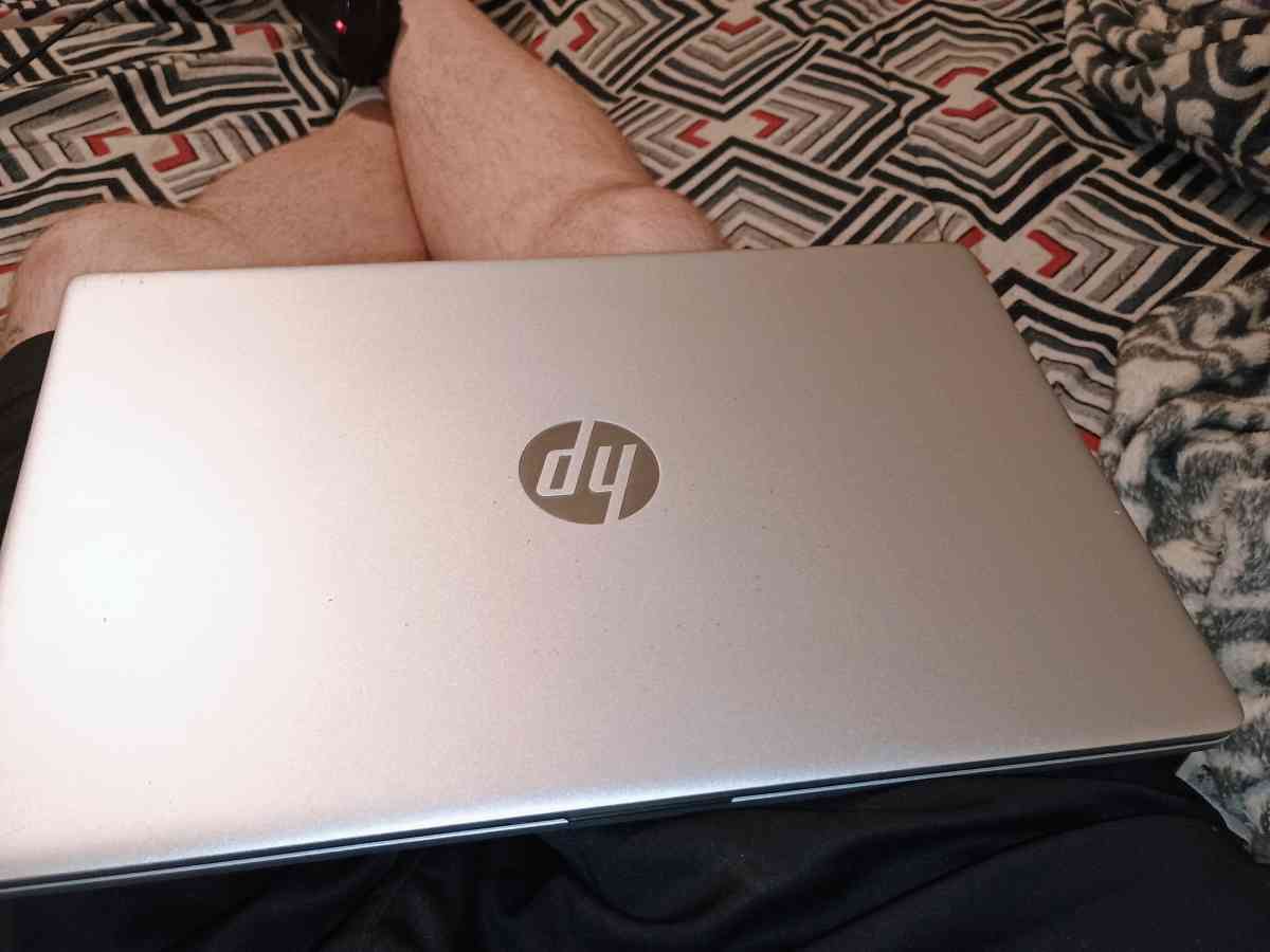 hp laptop need screen replaced - Anderson, Indiana - FleaMarketBay
