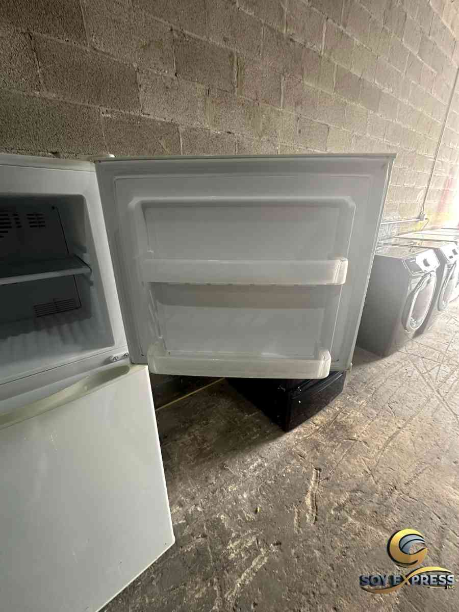 Haier refrigerator top and bottom - Miami, Florida - FleaMarketBay