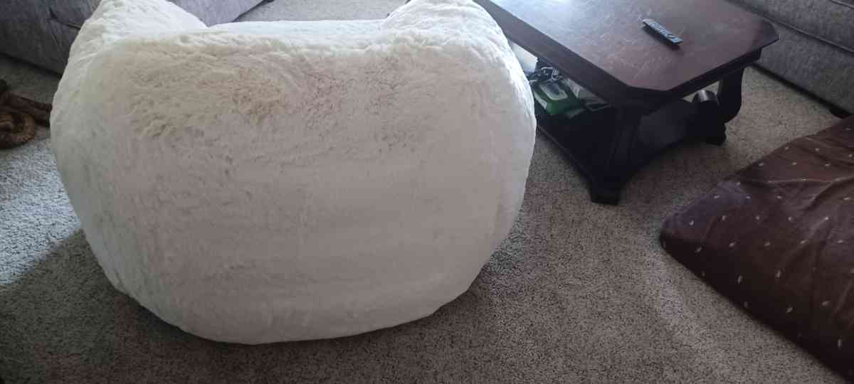 soft chair - Leavenworth, Kansas - FleaMarketBay