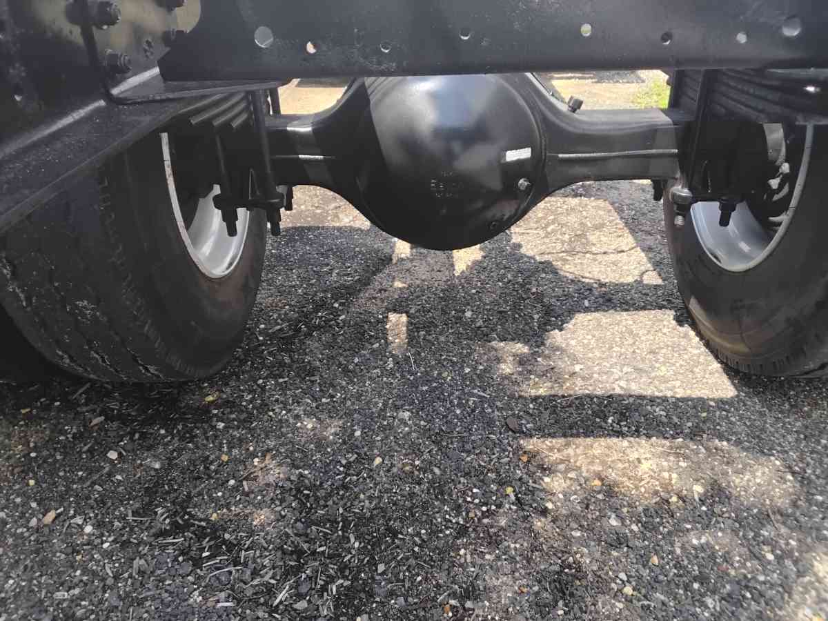 1998 Chevy C650 Cab Chassis 3116 Caterpillar Motor 5 SPEED - Williamstown, New Jersey - FleaMarketBay