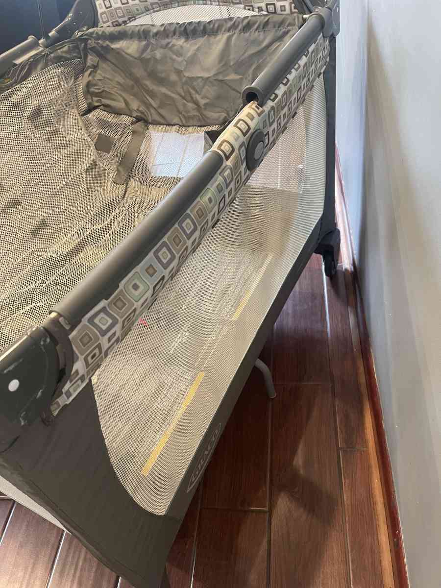 graco pack n play read desc - Lyndhurst, New Jersey - FleaMarketBay