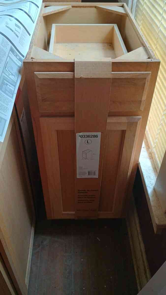 home improvement brand new cabinets from Lowes - Miami, Oklahoma - FleaMarketBay