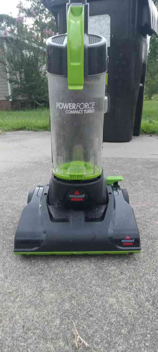 bristle vacuum - Raeford, North Carolina