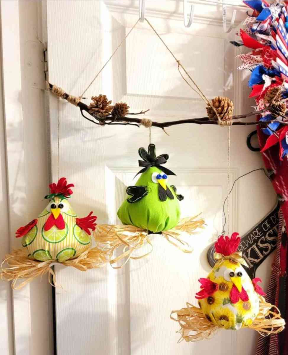 Hangingchickens - Adelanto, California - FleaMarketBay