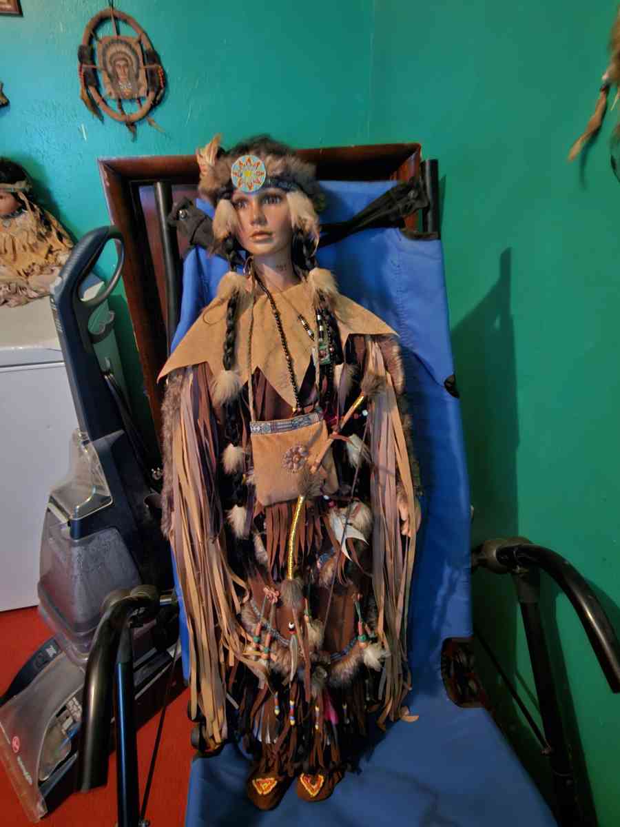 Indian dolls - Clarksburg, West Virginia - FleaMarketBay