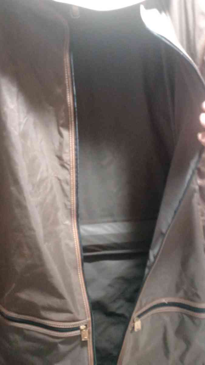 MANS GARMEN BAG - Hudson, Florida - FleaMarketBay