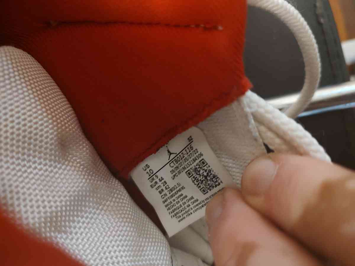 Jordan 11 retro low cherry - Hagerstown, Maryland - FleaMarketBay