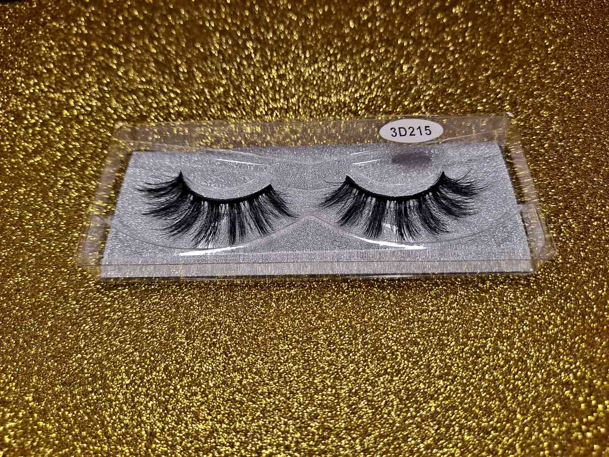 False Eyelashes - El Paso, Texas - FleaMarketBay