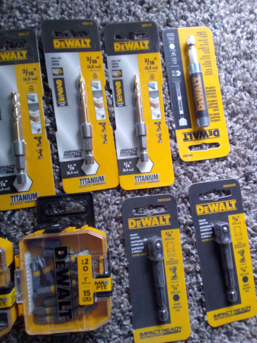 Dewalt Bit bundle deal - Indianapolis, Indiana - FleaMarketBay