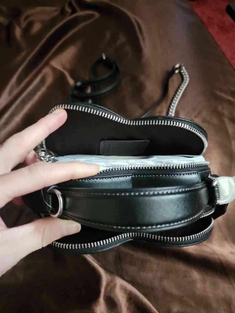 COACH PURSE - Riverside, California - FleaMarketBay