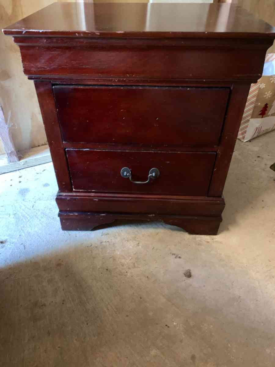 nightstand - Natchitoches, Louisiana - FleaMarketBay