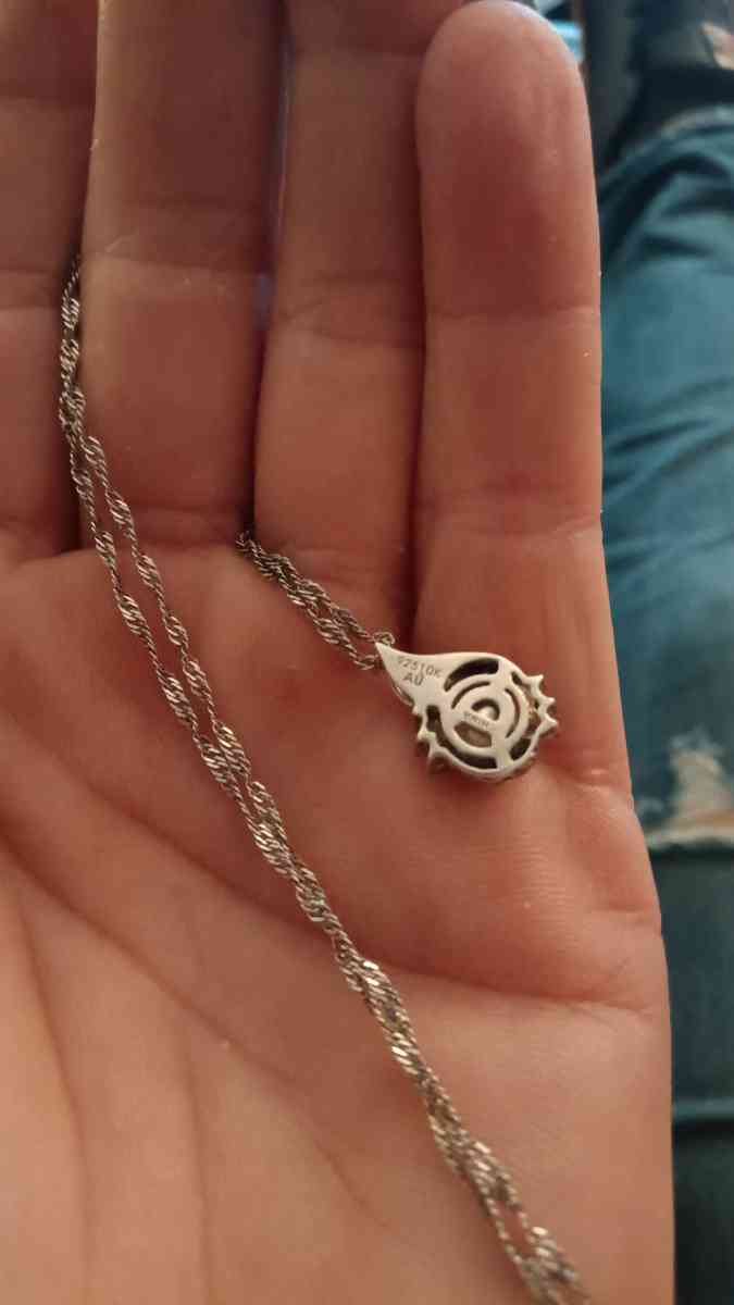 teardrop pearl pendant necklace - Brooksville, Florida - FleaMarketBay