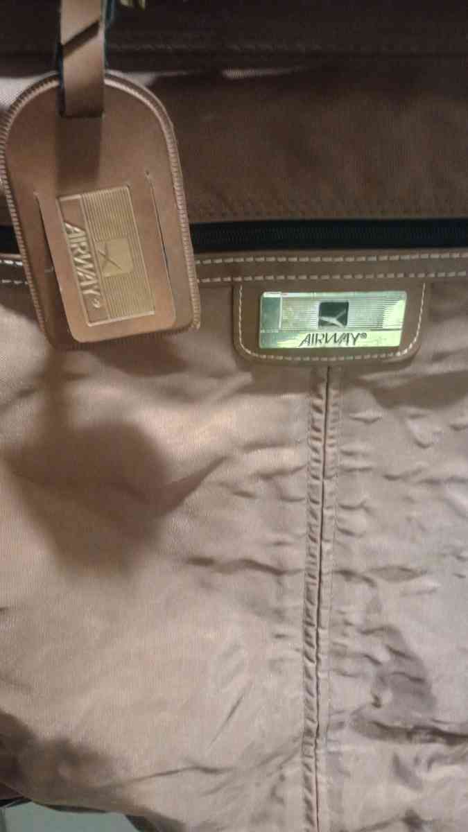 MANS GARMEN BAG - Hudson, Florida - FleaMarketBay