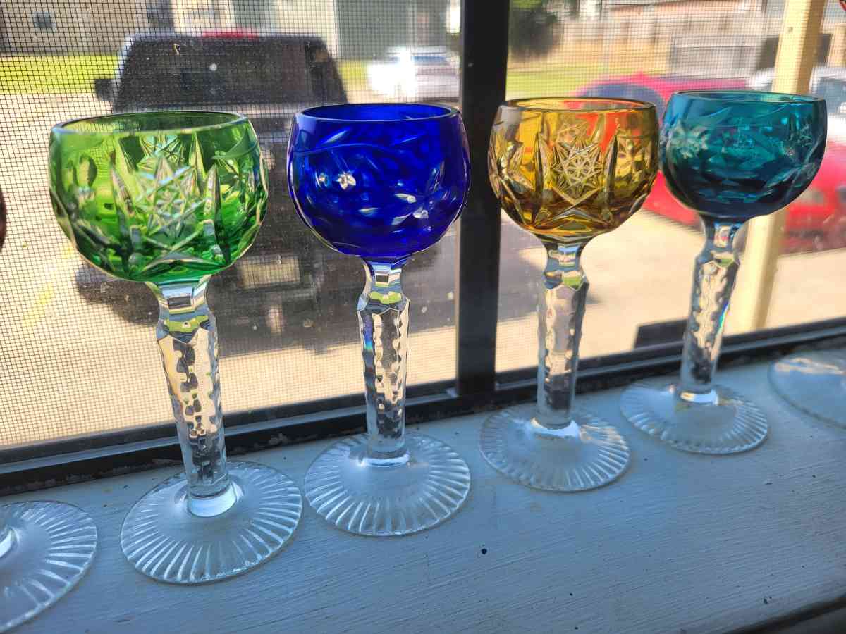 set of 6  5inch tall BOHEMIAN crystal cut to clear wine - Texarkana, Texas - FleaMarketBay