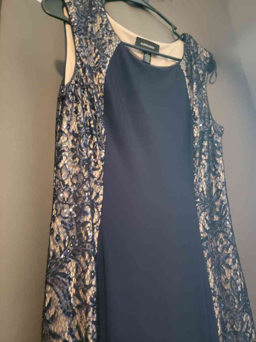 Hoodies Sweaters Jeans Sweats Dress Pants Dresses - Antioch, Tennessee - FleaMarketBay