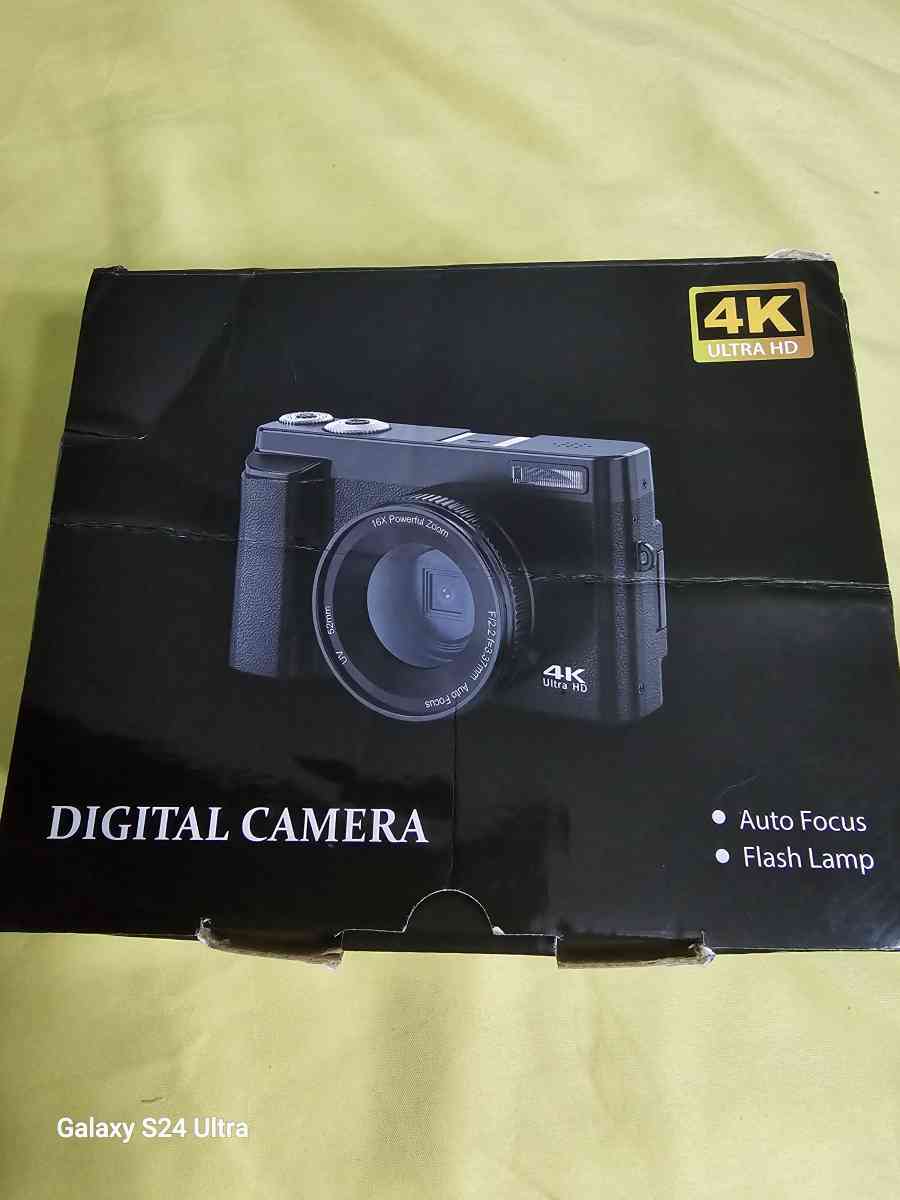 am selling this brand new camera because I have no use for i - Chicopee, Massachusetts - FleaMarketBay