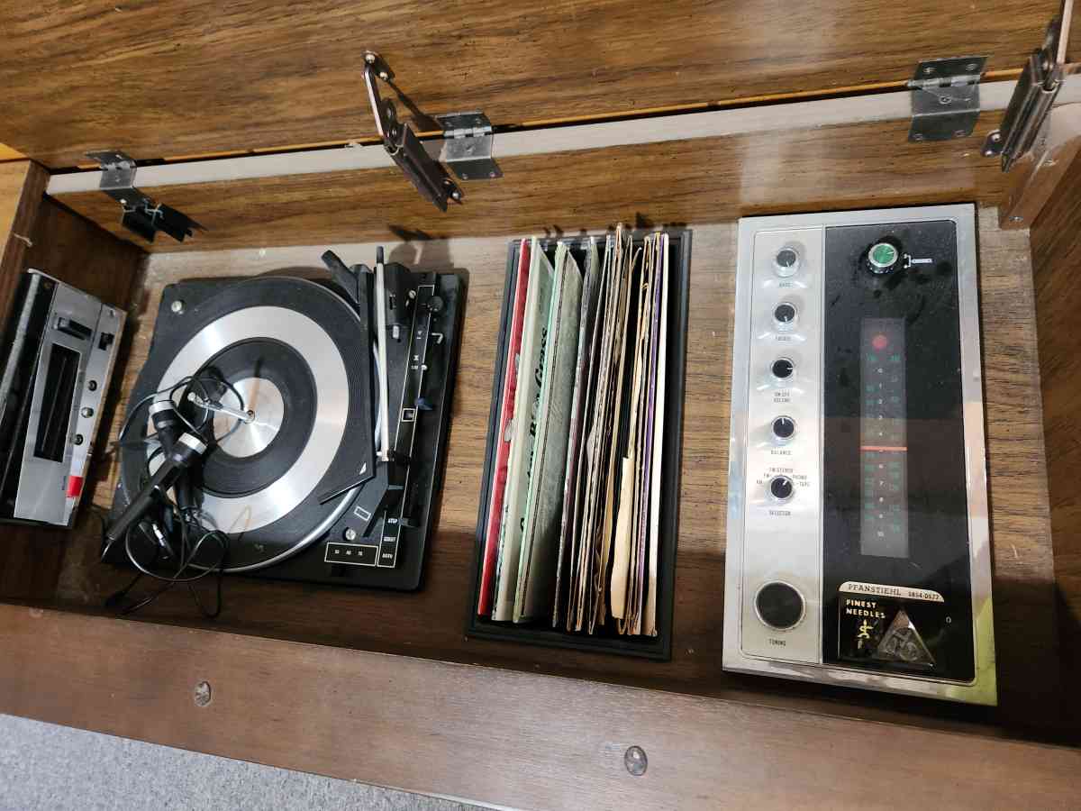 record cassette player - Greenville, South Carolina - FleaMarketBay