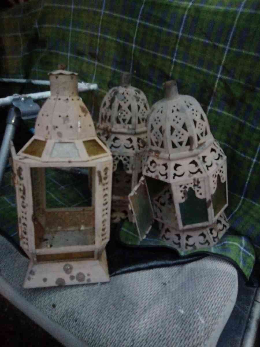 Antiques lamps not all glass in them - Dayton, Ohio