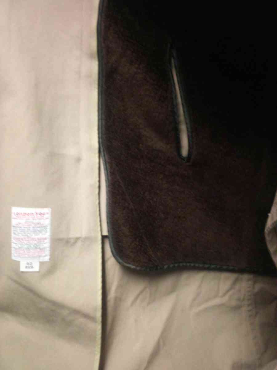 London Fog Tan Trench Coat - Abington, Pennsylvania - FleaMarketBay