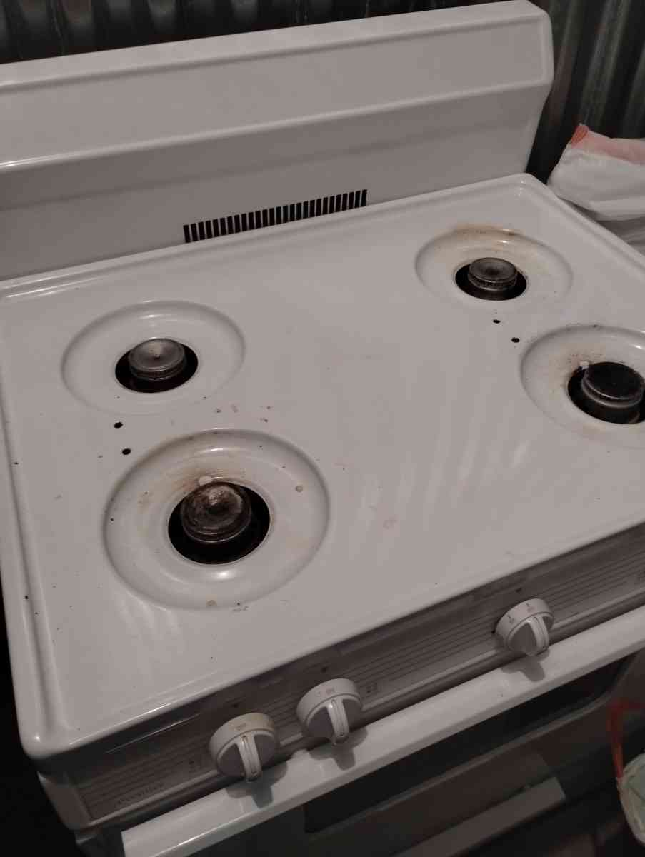 refrigerator and stove - Detroit, Michigan - FleaMarketBay