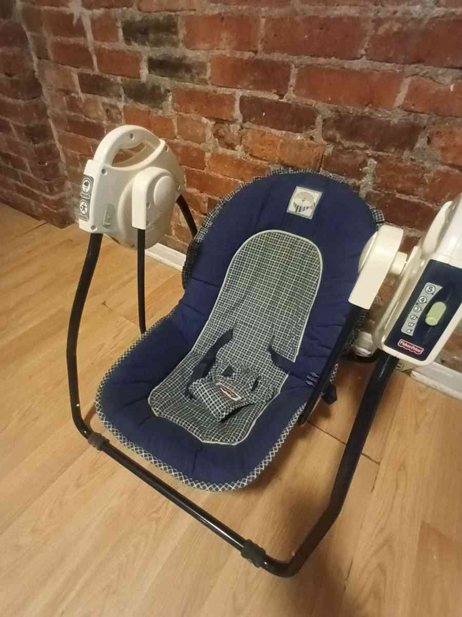 Fisher price 0 to 9 months swing - Harrisburg, Pennsylvania