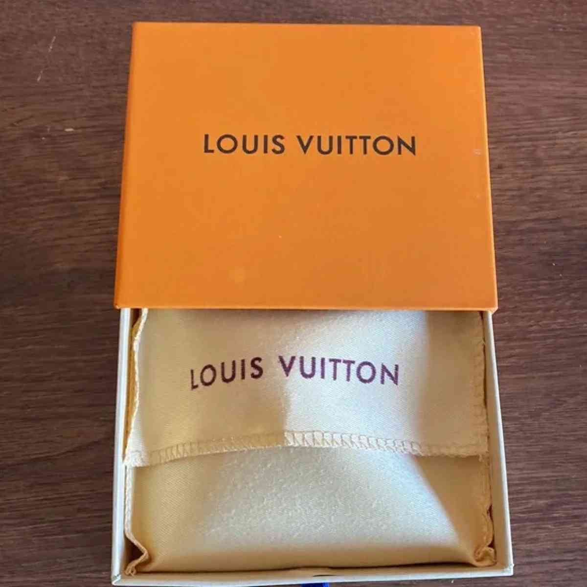 Louis Vuitton Wallets - Atlanta, Georgia - FleaMarketBay