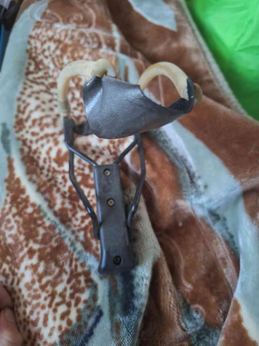 slingshot - Alicia, Arkansas - FleaMarketBay