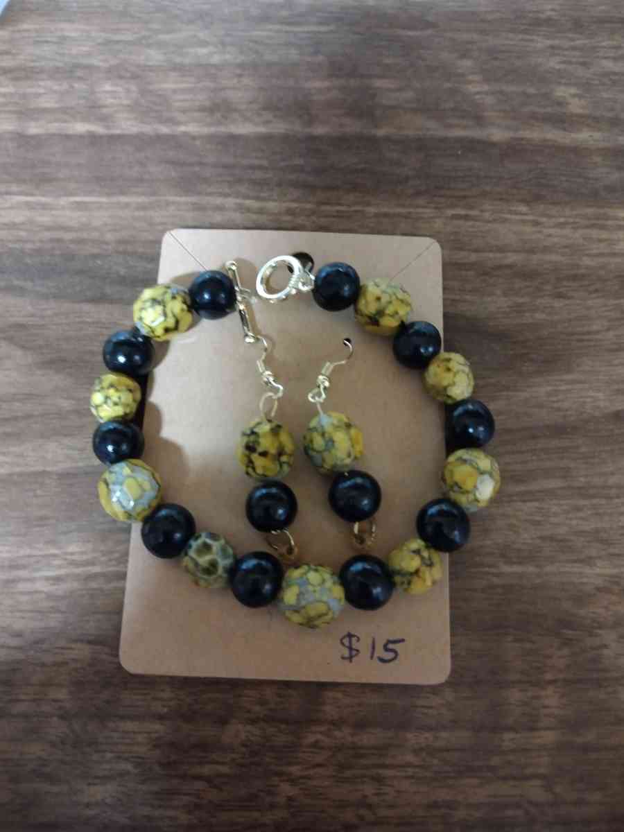 Beaded Bracelet and earrings - Conway, Arkansas