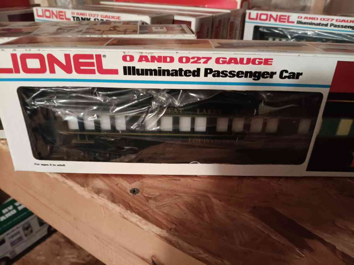 lonell - Rochester, New York - FleaMarketBay