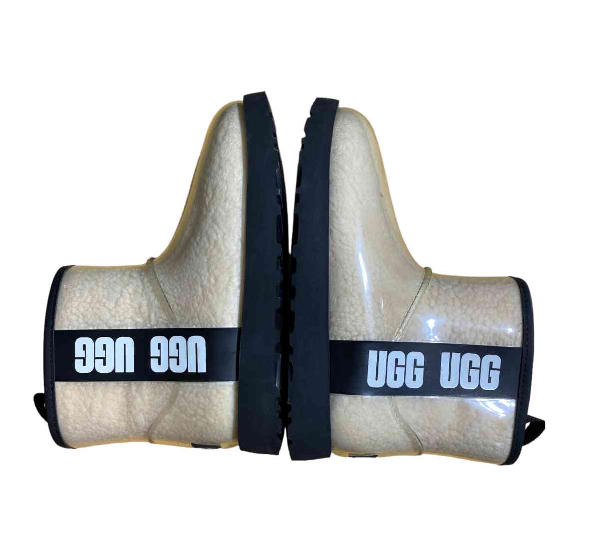 UGG Classic Clear Mini Boots NWT Size 5 - Chicago Heights, Illinois - FleaMarketBay