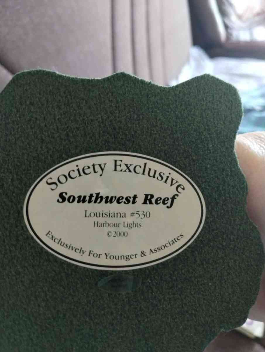 Harbour Lights 530  SOUTHWEST REEF Louisiana Lighthouse  200 - Fulton, New York - FleaMarketBay