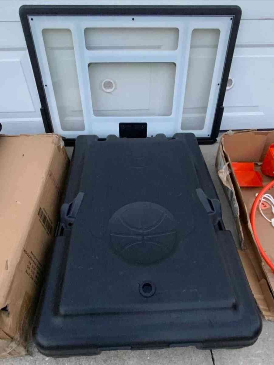 Spalding Portable Basketball Hoop - Homosassa, Florida - FleaMarketBay