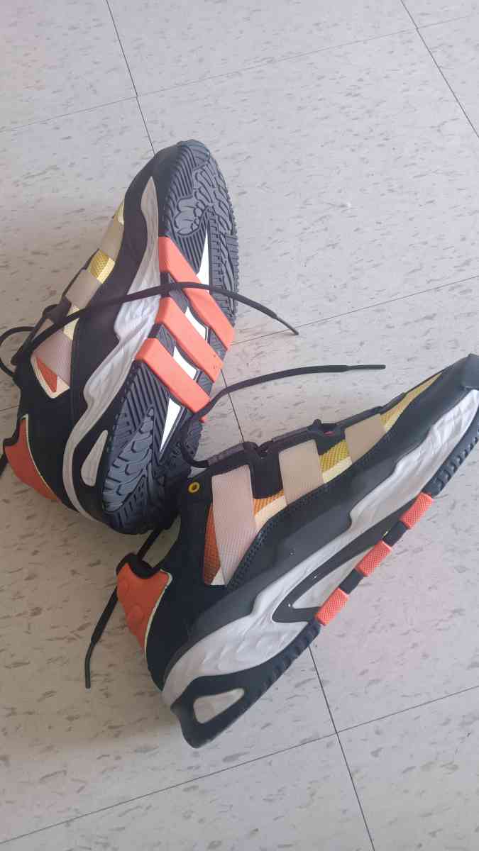 adidas mens nitball sneakers size 11 and half - Panorama City, California - FleaMarketBay