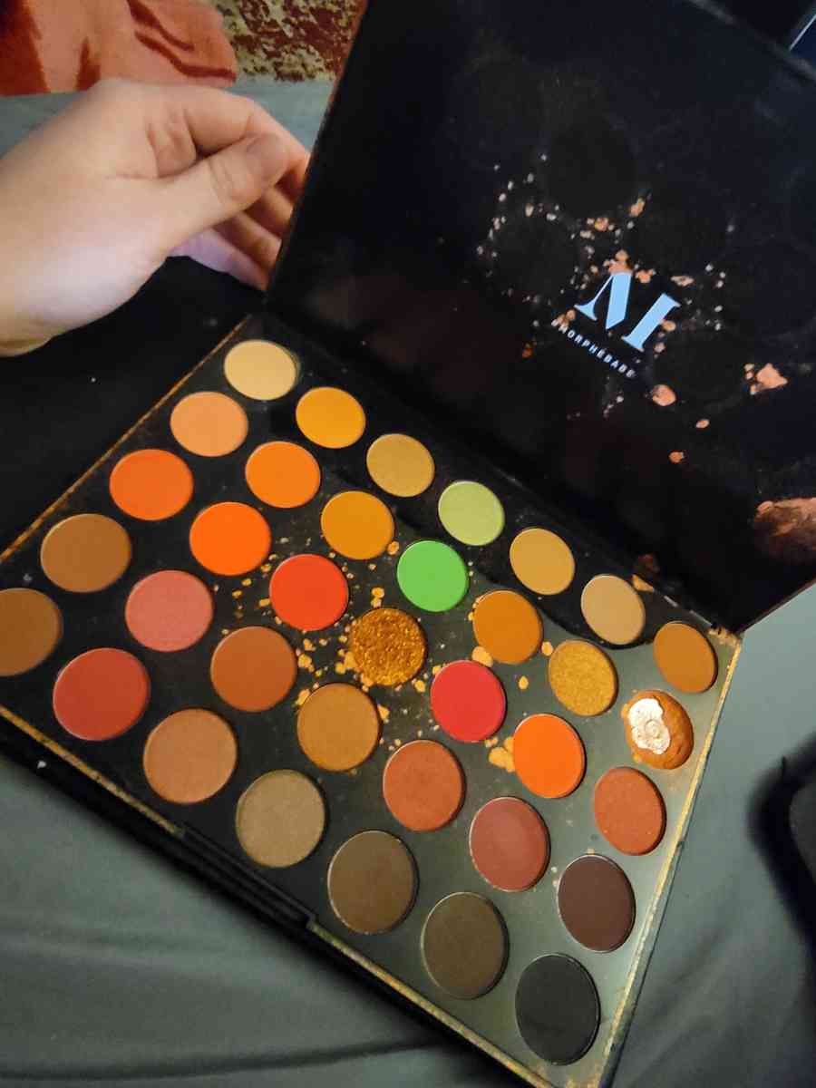 morphe and James Charles pallets - Waco, Texas - FleaMarketBay