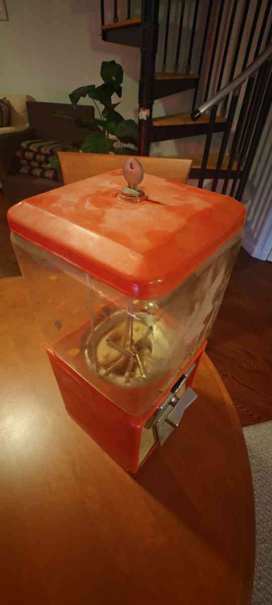 Vintage Northwestern Gumball Machine With Key - Wayne, New Jersey - FleaMarketBay