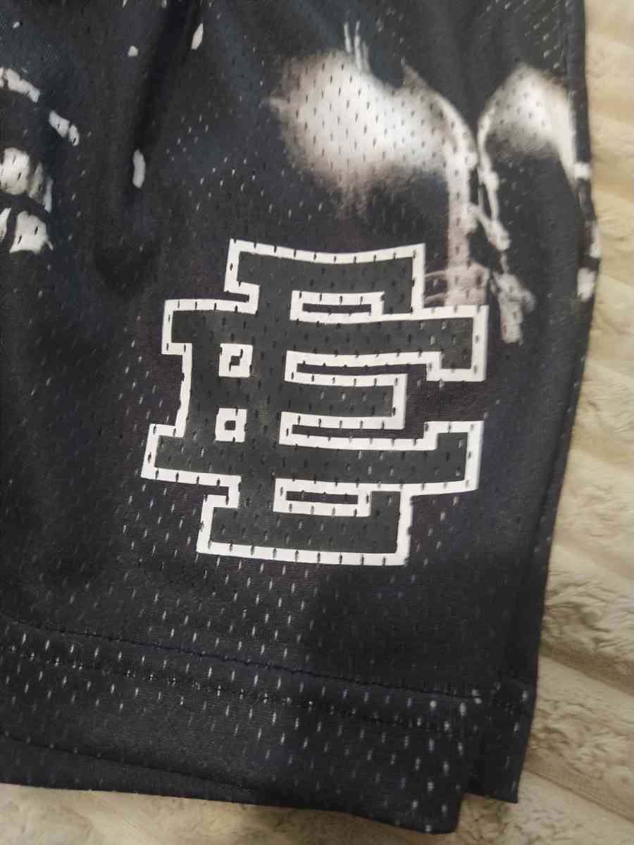 Eric Emanuel Black Skyline Shorts Size Medium - Atlanta, Georgia - FleaMarketBay