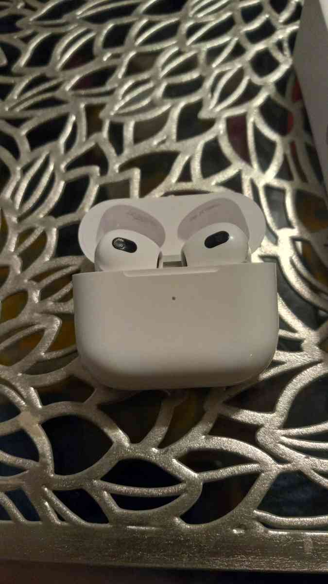Airpod Pro 3rd Generation - Homewood, Illinois - FleaMarketBay