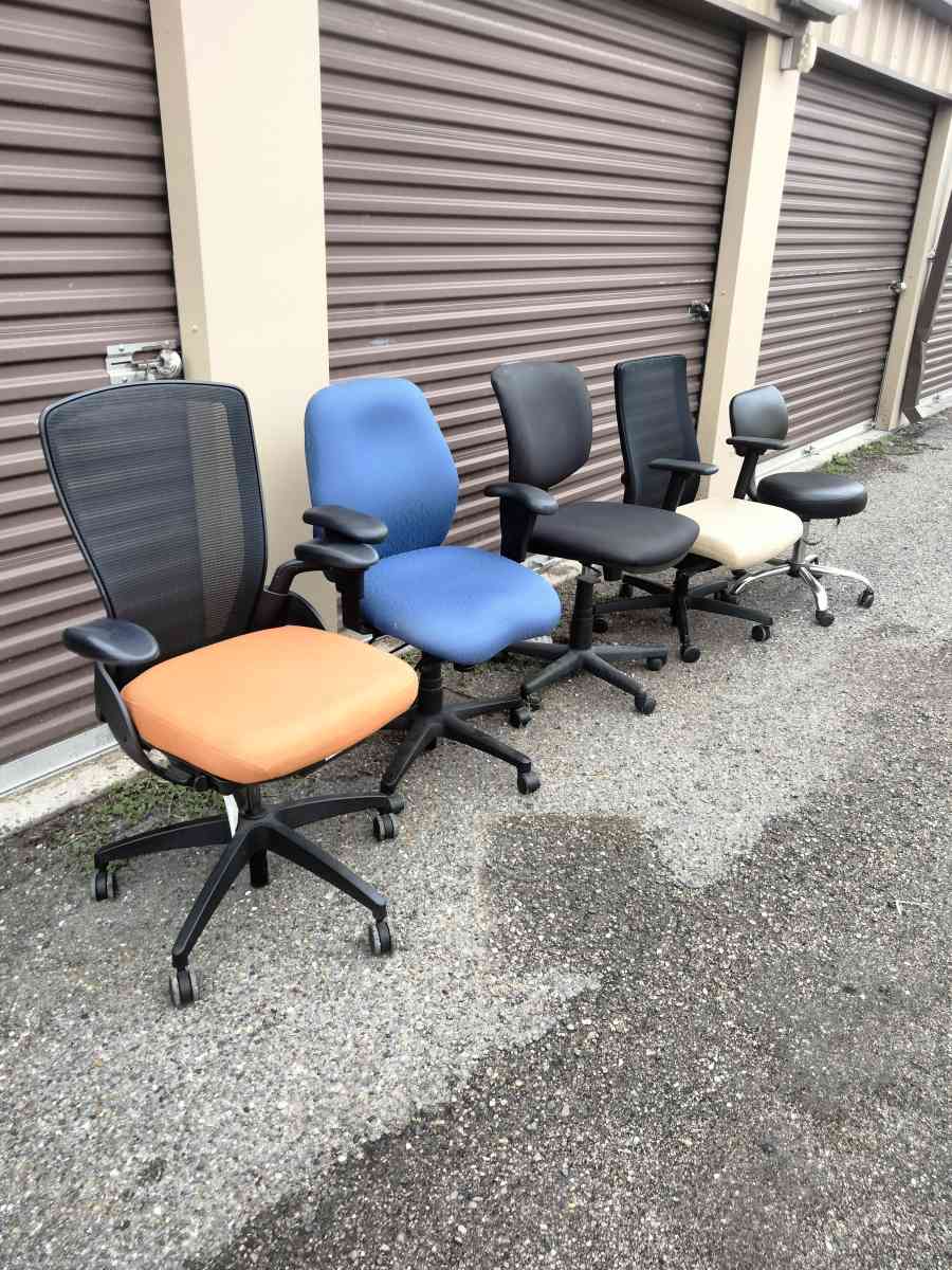 variedad de sillas - San Juan, Texas - FleaMarketBay