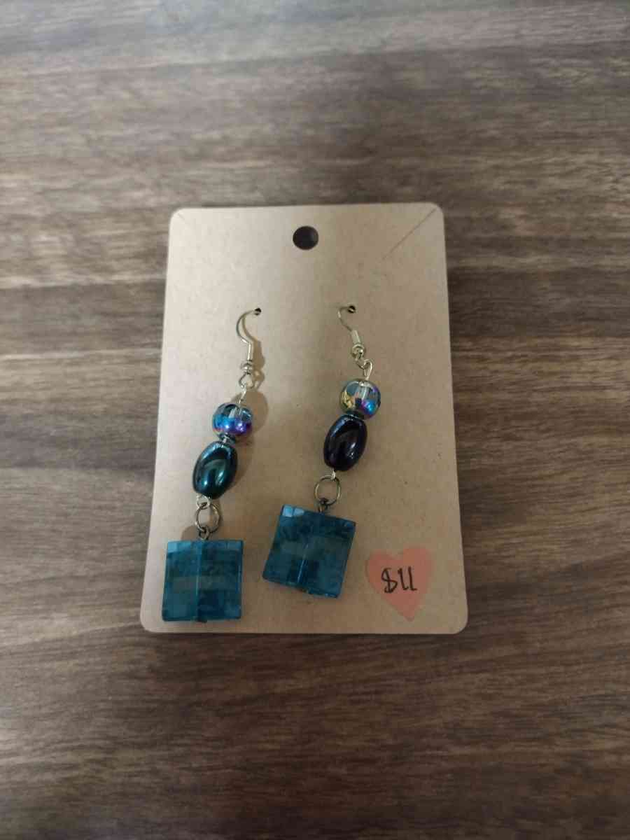 Different earrings - Conway, Arkansas - FleaMarketBay